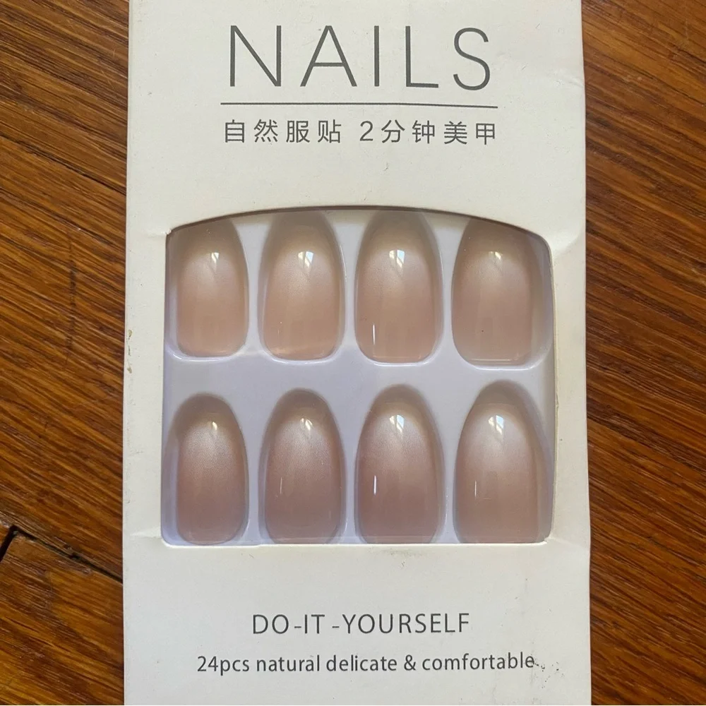 DIY Nude Ombré Press-On Nails Set